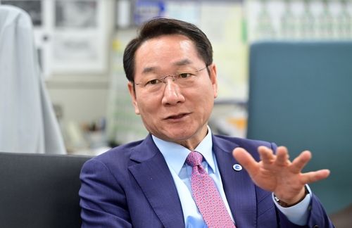 F1 인천 그랑프리 유치 상황 설명하는 유정복 시장