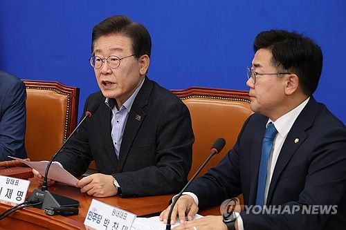 발언하는 이재명 대표