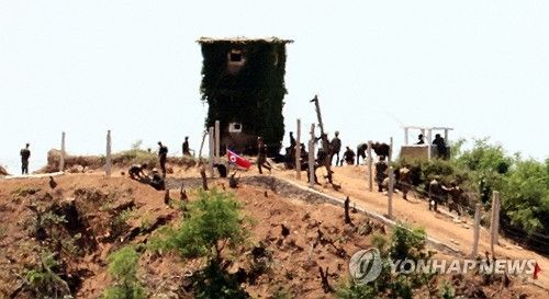 '9ㆍ19 군사합의 효력 정지' 초소 진지 공사하는 북한 군인들