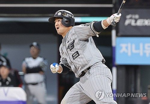 최재훈 '1점 추가'