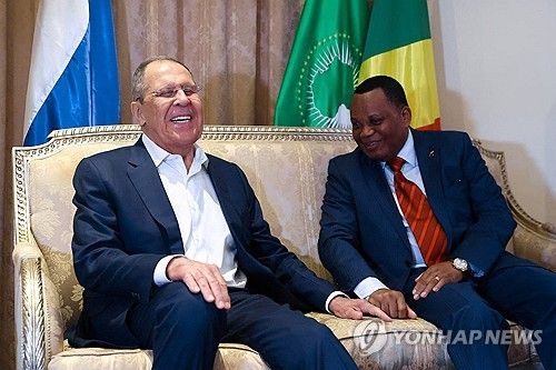 세르게이 라브로프 러 외무장관과 장클로드 가코소 콩고 외무장관