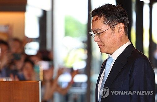 2024 삼성호암상 시상식 행사장 향하는 이재용 회장