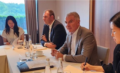 카르스텐 슈포어 루프트한자 최고 경영자가 5일 오후 서울 신라호텔에서 기자간담회를 열고 있다. [사진/성연재 기자] 