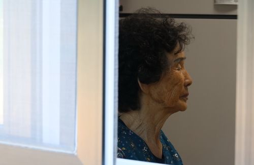 임시주택에 사는 어르신