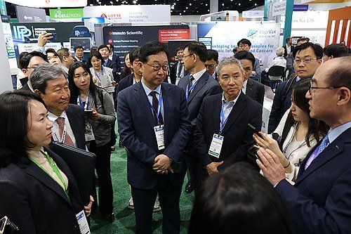 바이오USA 한국관 찾은 왕윤종 국가안보실 3차장