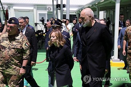 알바니아 찾은 멜로니 총리