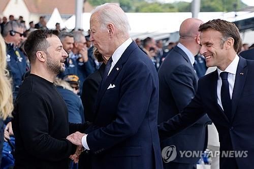 인사하는 젤렌스키-바이든 대통령