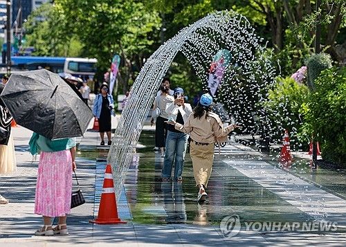 '분수터널에서 찰칵'