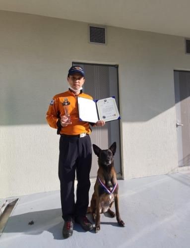 핸들러 오문경 소방위와 태공 