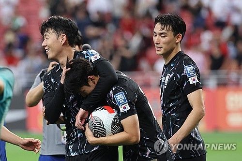 배준호 이뻐하는 손흥민