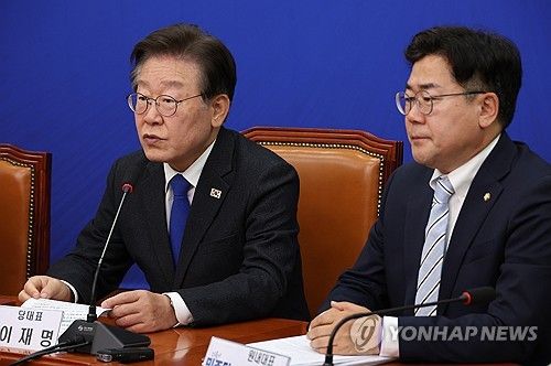 발언하는 이재명 대표