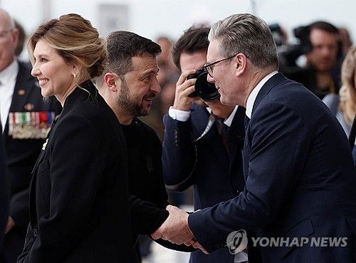 젤렌스키 만나는 노동당 대표