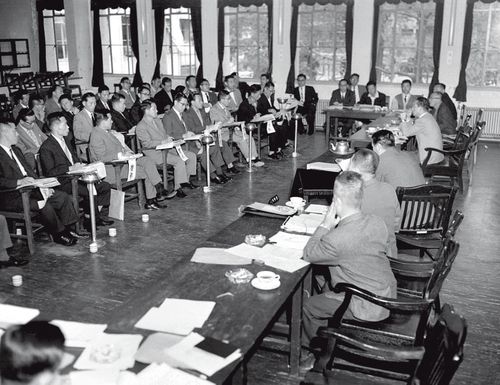 국립보건원에서 열린 전국 콜레라 방역 대책 회의. 1963년 [국가기록원 제공]