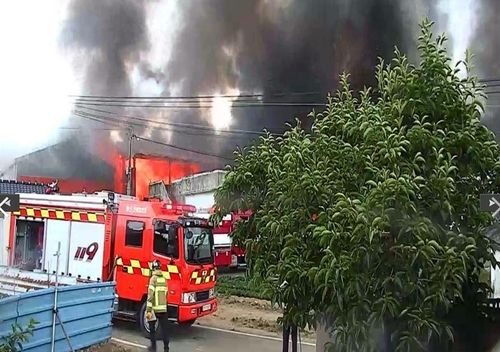 경산 식자재 창고 화재 진화