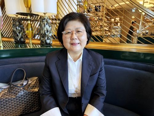 연합뉴스와 인터뷰하는 문시연 세계한류학회장