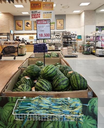 이마트 청계천점 수박 매대
