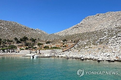 그리스 시미섬 바닷가