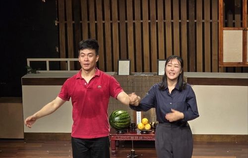 열연한 배우 정홍재와 박교빈