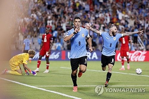 수아레스의 골 세리머니