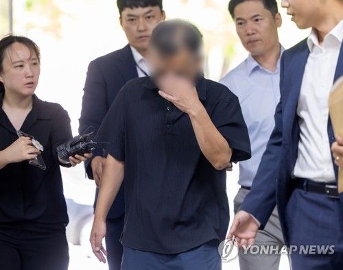 '김만배와 돈거래 의혹' 전직 언론인 영장실질심사