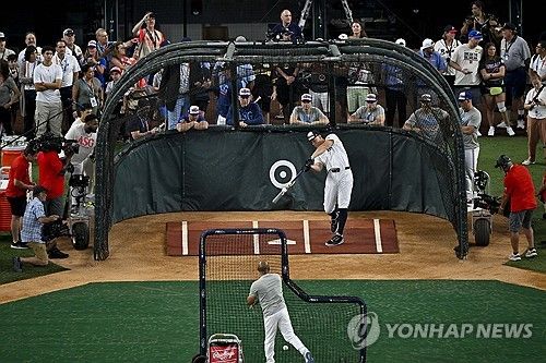 올스타전을 앞두고 타격 훈련을 하는 애런 저지