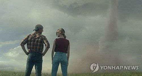 정이삭 감독이 연출한 할리우드 영화 '트위스터스'