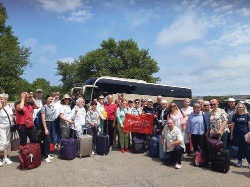 북한 라선시로 기차여행 떠나는 러시아 관광객