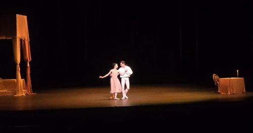 '마농의 이야기' 1막 침실 파드되 공연을 마친 뒤 포즈를 취하는 박세은