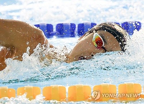 훈련하는 김우민