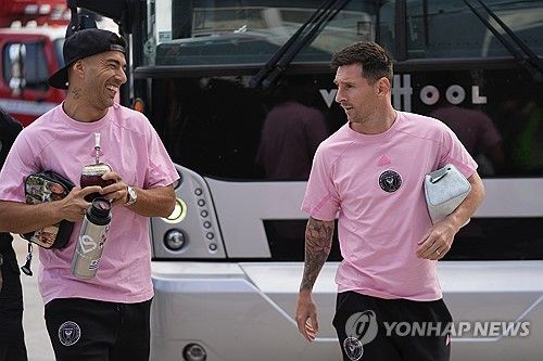 2024 MLS 올스타전에 결장하는 루이스 수아레스(왼쪽)와 리오넬 메시