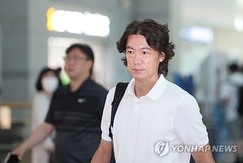 유럽 향하는 홍명보