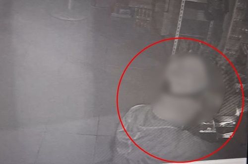 전통시장 상가에 침입해 현금 훔치는 절도범