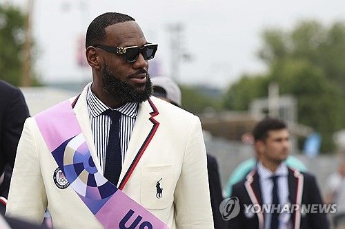 파리 올림픽에 참가한 미국 농구대표팀의 슈퍼스타 르브론 제임스