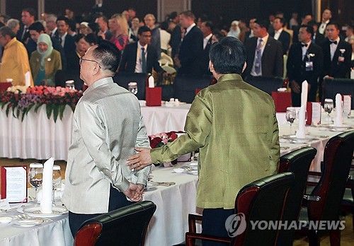 자리로 돌아가는 조태열 장관