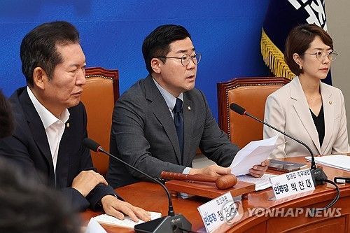 발언하는 박찬대 원내대표