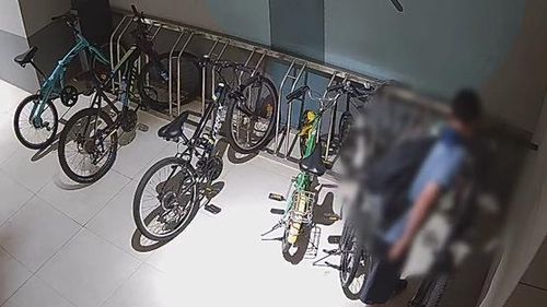 자전거 훔치는 A씨