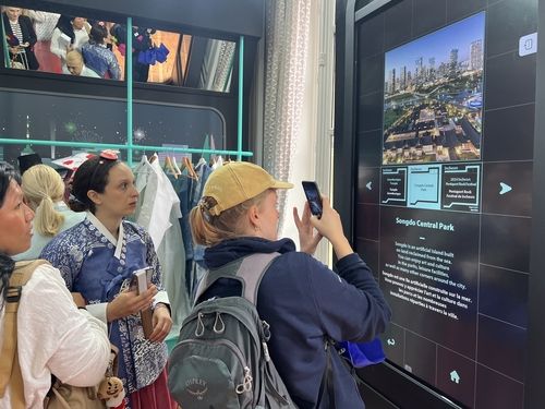 문체부·관광공사, 파리 코리아하우스서 한국관광 홍보관 운영