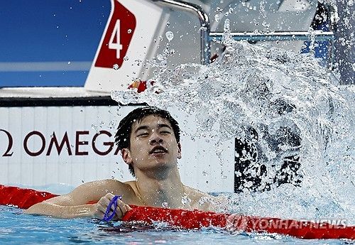 판잔러, 세계 신기록 세우며 자유형 100ｍ 우승