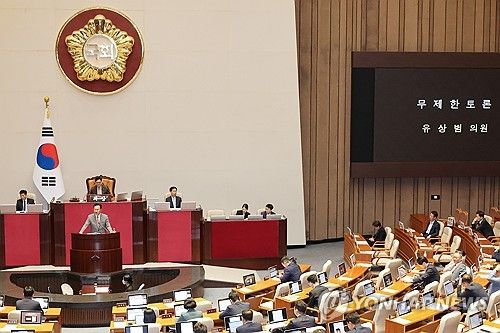 여당 필리버스터 돌입...대정부질문 이틀째 파행