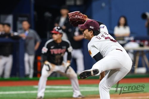 키움 김성민의 역동적인 투구