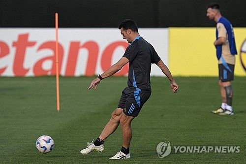 훈련 중인 메시