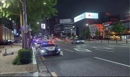 지난 5일 서울 강남구 학동사거리 일대에서 폭주·난폭운전 특별단속 벌인 경찰