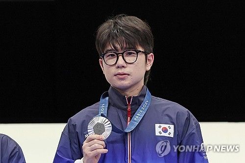 사격 박하준, 은메달과 함께