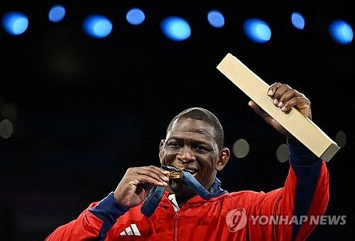 '레슬링 전설' 미하인 로페스