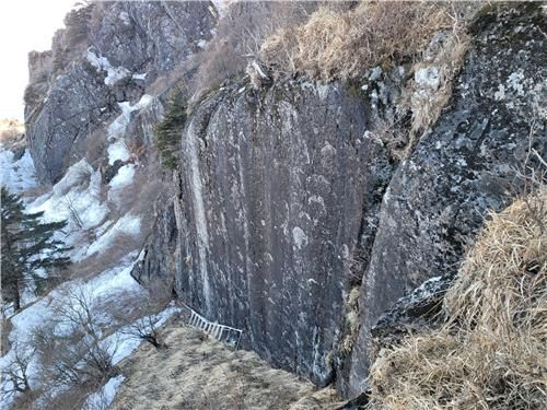지리산 천왕봉 아래 일제를 물리치겠다는 글이 담긴 석각. [국립공원공단 제공. 재판매 및 DB 금지]