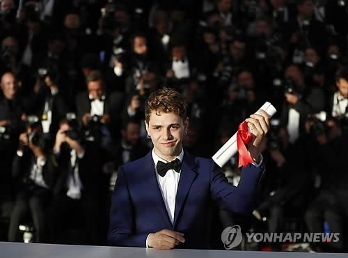 '마미'로 칸영화제서 심사위원상 받은 자비에 돌란 감독