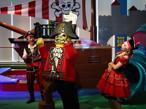 레고랜드 호텔, '브론즈 훅 선장의 해적 파티' 뮤지컬 공연