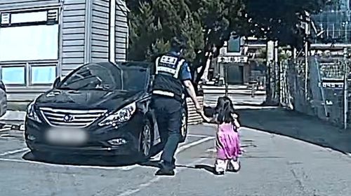 순찰하는 경찰관