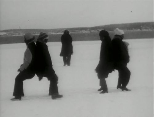 조앤 조나스, Wind, 1968, 5:37 min (black and white, silent)16mm film [글래드스톤 서울 제공. 재판매 및 DB 금지]