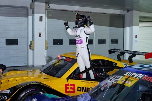 우승을 기뻐하는 최광빈